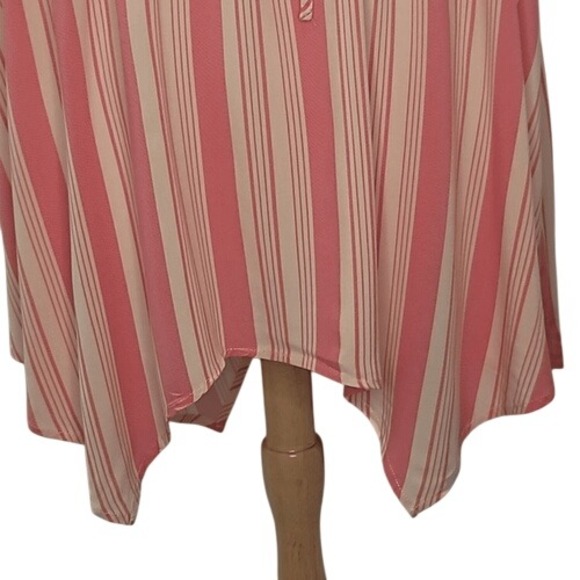 Torrid Pink‎ Striped Sleeveless Blouse - Picture 3 of 12